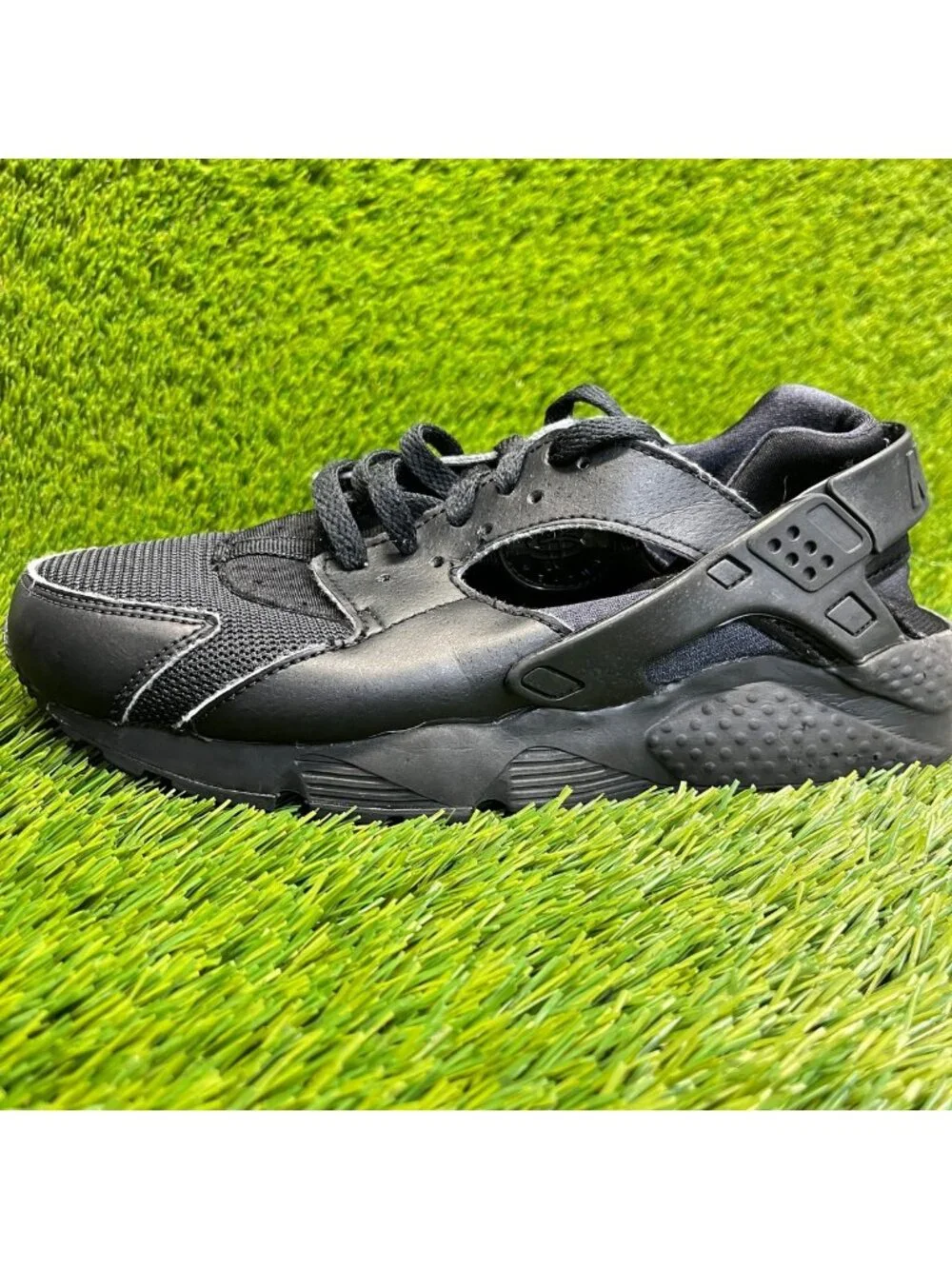 Nike Air Huarache Run Boys Size 7Y Triple Black Athletic Running Shoes Sneakers
